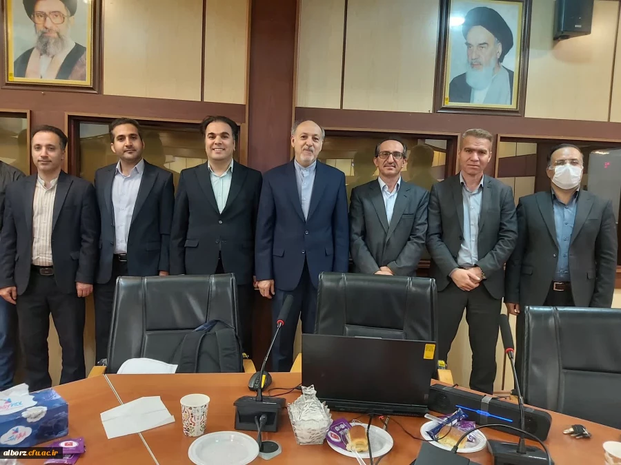 مدرسه صالح با معلم تراز  7