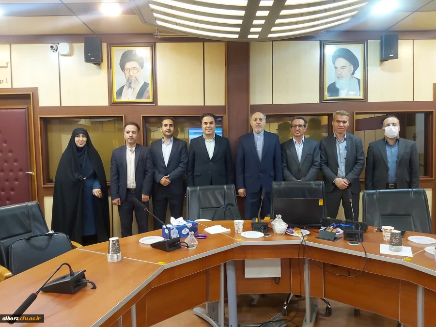 مدرسه صالح با معلم تراز  9