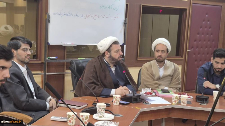 مدرسه صالح با معلم تراز  18