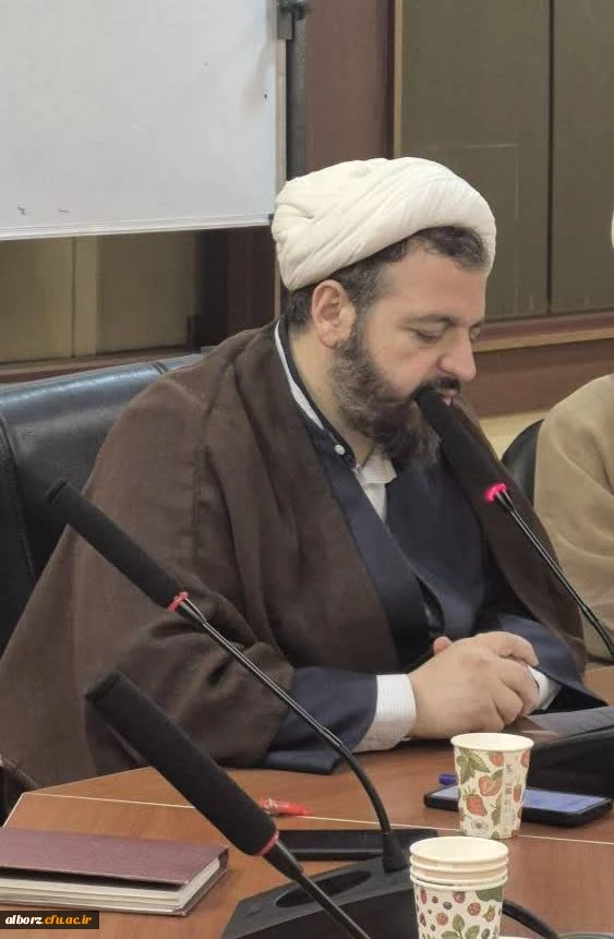 مدرسه صالح با معلم تراز  18