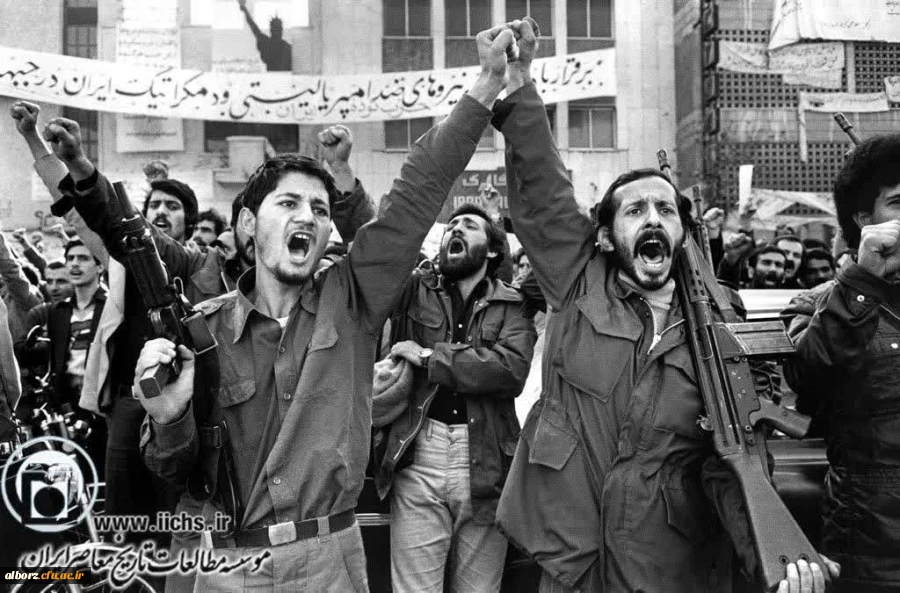 سیزدهم آبان ماه، یادآور سه رخداد بزرگ در تاریخ انقلاب اسلامی و تجلی روح بیداری، آزادی خواهی و استکبارستیزی ملت ایران است 2